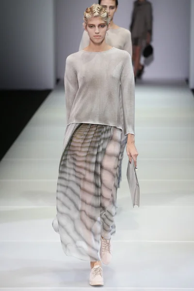 Look 30